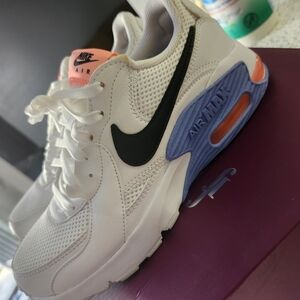 Preloved Nike Air Max White and Black Sneakers- Like NEW